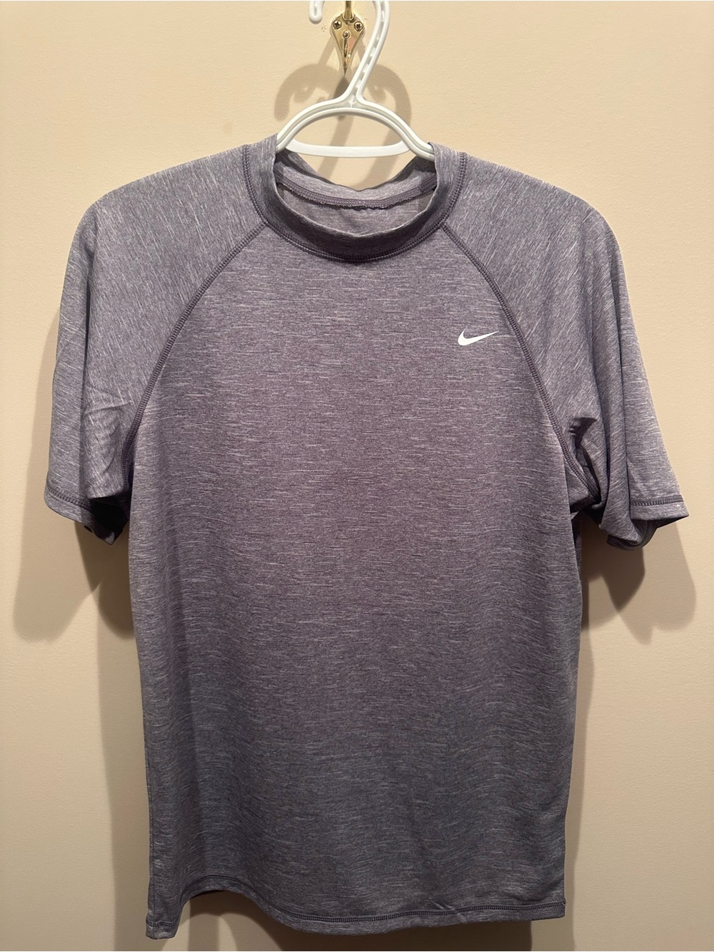 Nike Men’s Gray Dri-Fit short sleeve shirt